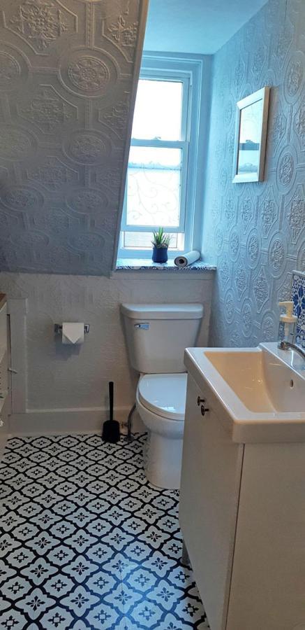 Deluxe Queen Suite